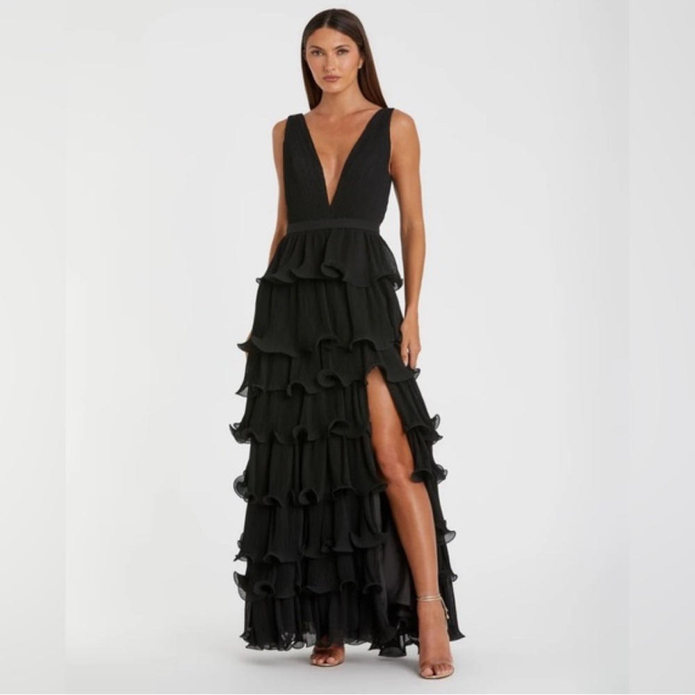IEENA FOR MAC DUGGAL Black Sleeveless Ruffle Tiered V Neck Gown